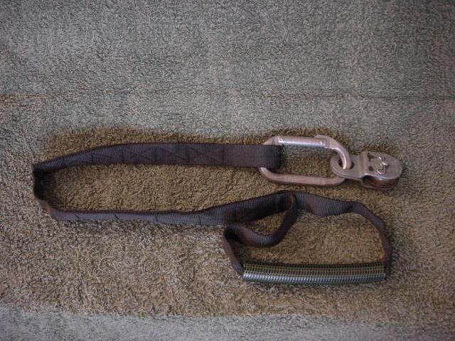 A heavy duty pull down strap  DSC02564